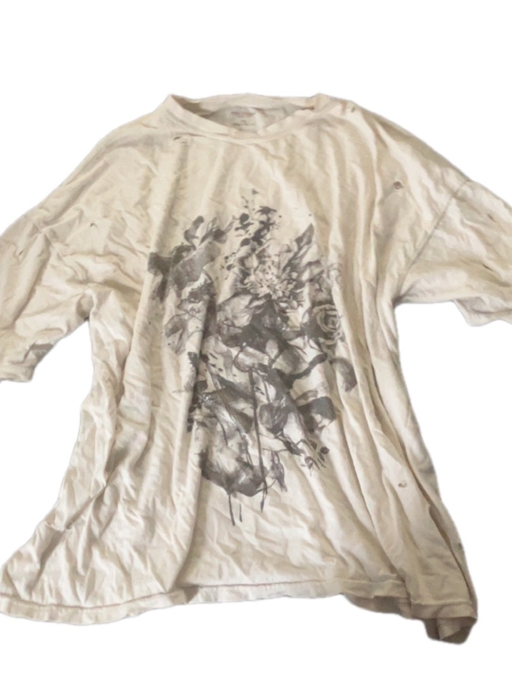 Arizona Jean Company Cream T-Shirt with Gray Floral Graphic